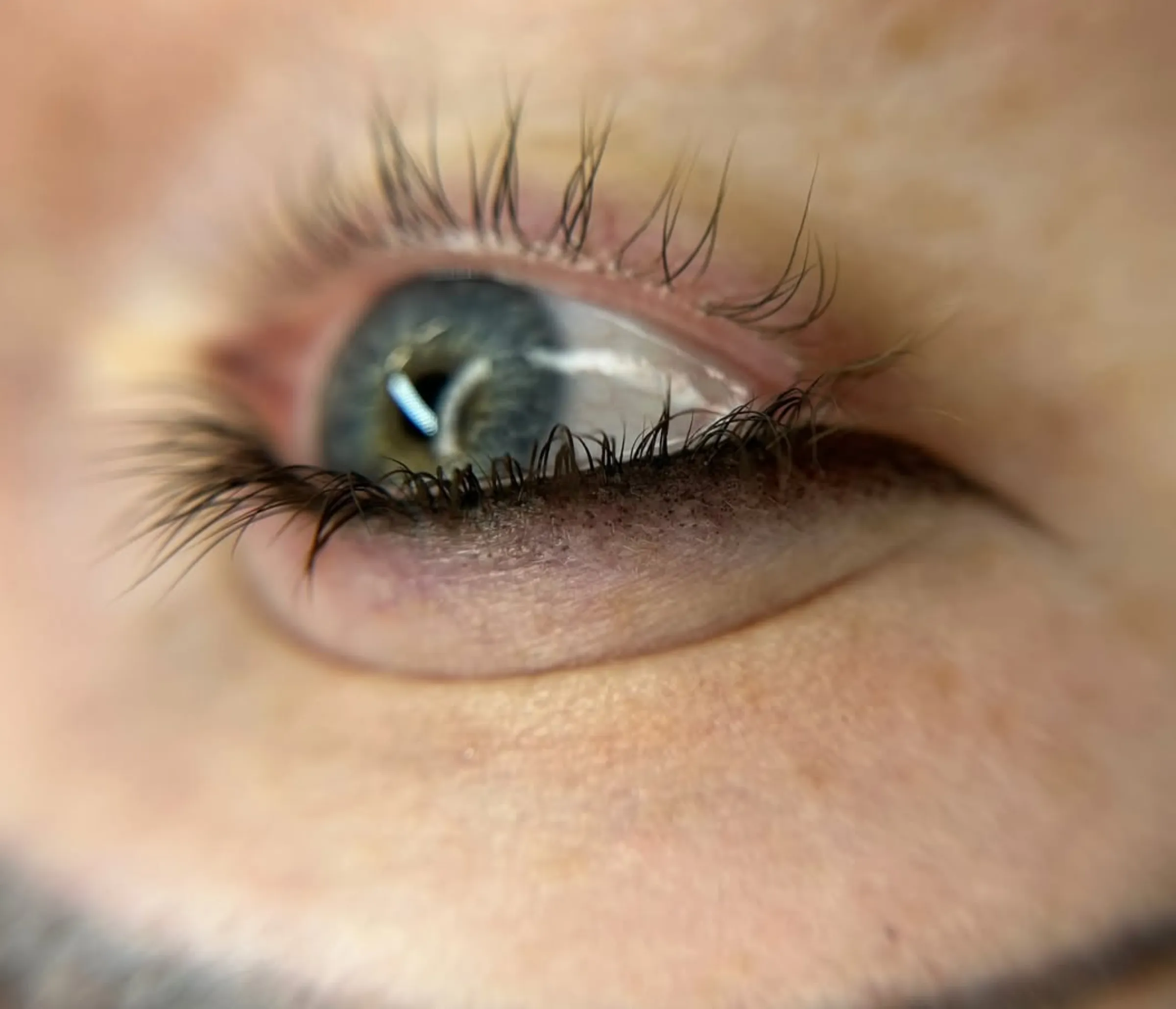eyeliner cosmetic tattooing